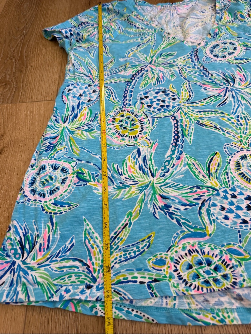 Lilly Pulitzer Short Sleeve V-Neck Tropical Print Top - Turquoise - Picture 6 of 6